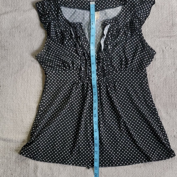 💀4 for $20- Black and White Polka Dot Top - Picture 12 of 12